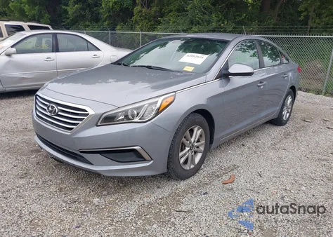 2017 Hyundai Sonata z USA, uszkodzony, nr VIN 5NPE24AF1HH497990